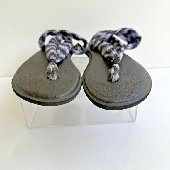 Sanuk Sandals Womens Sz 7 Yoga Slingback Flip Flops Black Gray Chevron Comfort - Picture 3 of 7